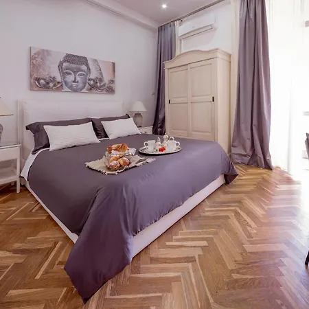 Palazzo Satriano 3* Naples