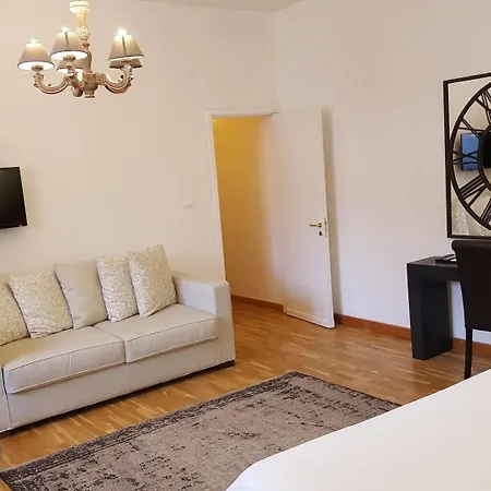 Palazzo Satriano 3* Naples