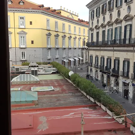 Alojamento de Acomodação e Pequeno-almoço Palazzo Satriano Nápoles