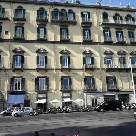 Palazzo Satriano 4* Nápoles