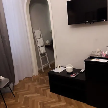 Alojamento de Acomodação e Pequeno-almoço Palazzo Satriano
