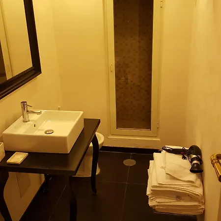 فندق مبيت وإفطار Palazzo Satriano نابولي