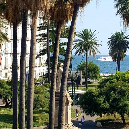 فندق مبيت وإفطار Palazzo Satriano نابولي