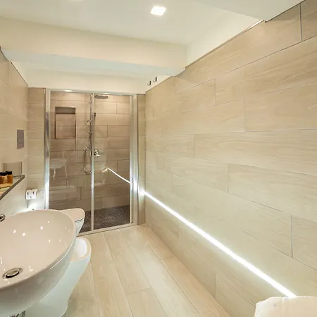 فندق مبيت وإفطار Palazzo Satriano 4*