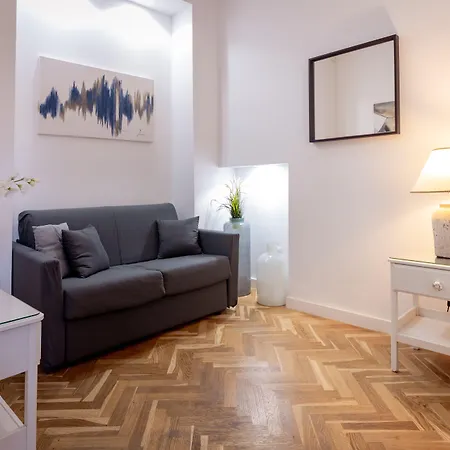 فندق مبيت وإفطار Palazzo Satriano نابولي